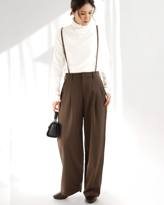 あったかくオシャレに！サス付き大人シンプルコーデ2点セット