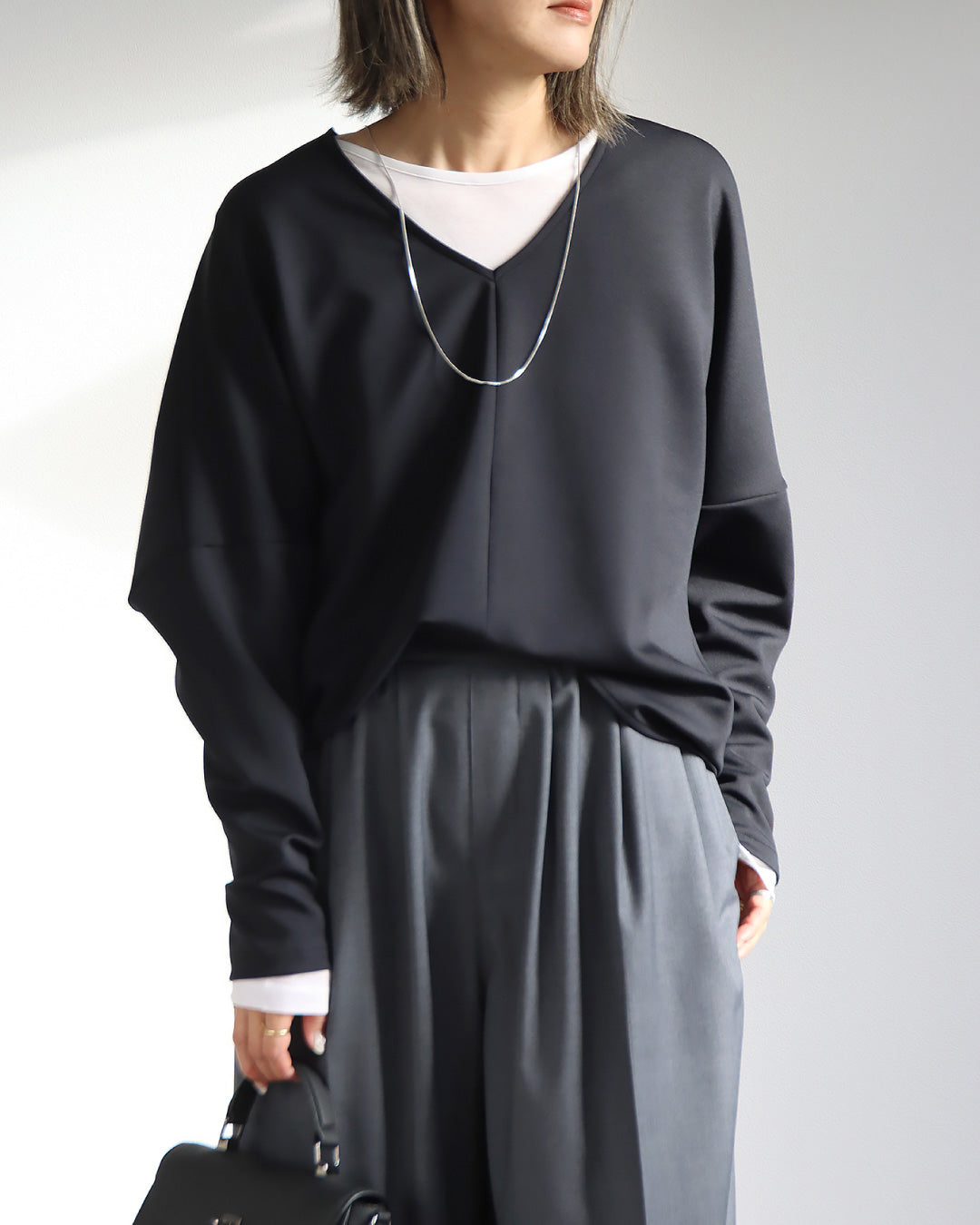 ポンチＶネックプルオーバー